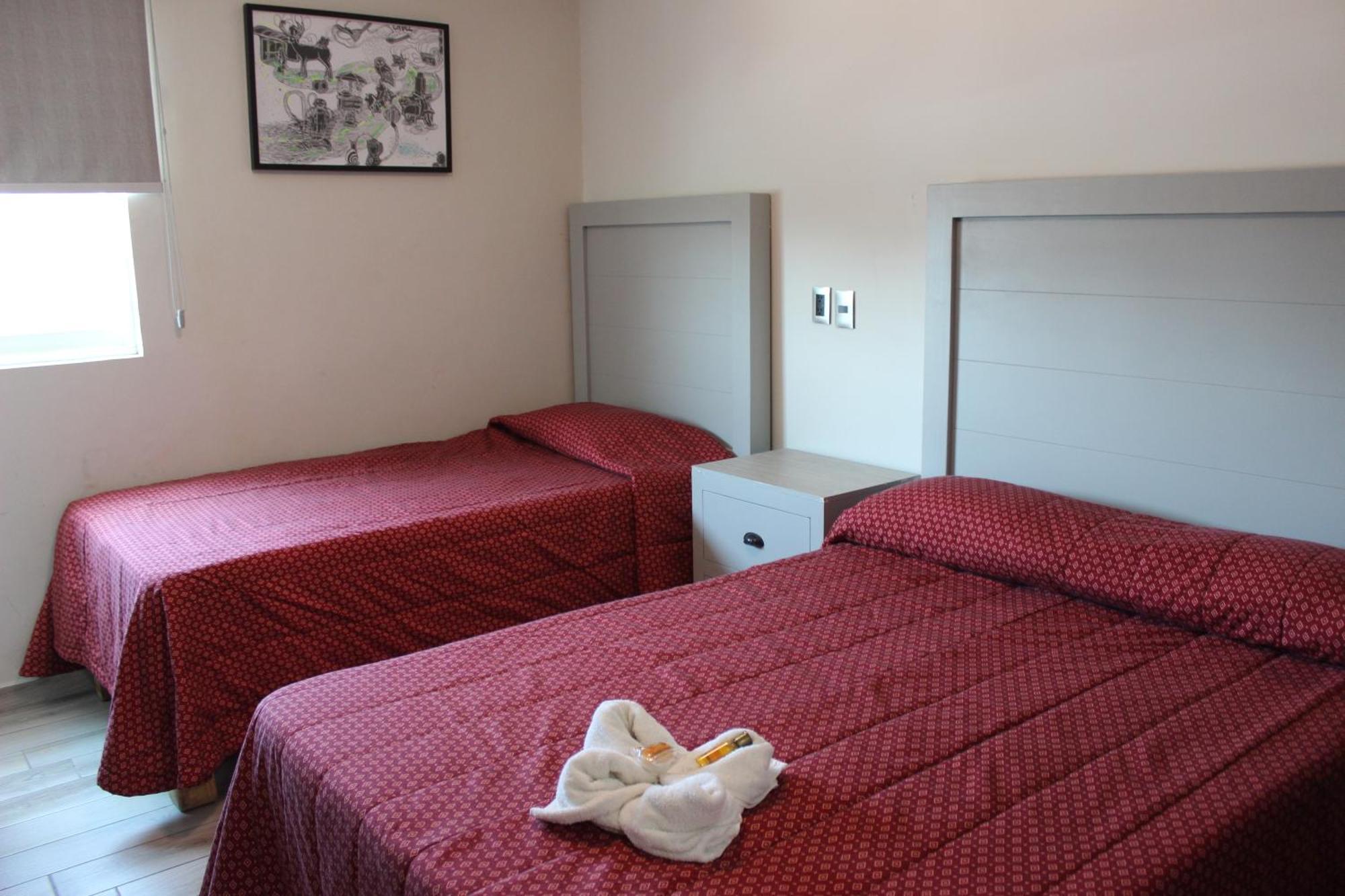 Hotel Colon Express Guadalajara Bagian luar foto