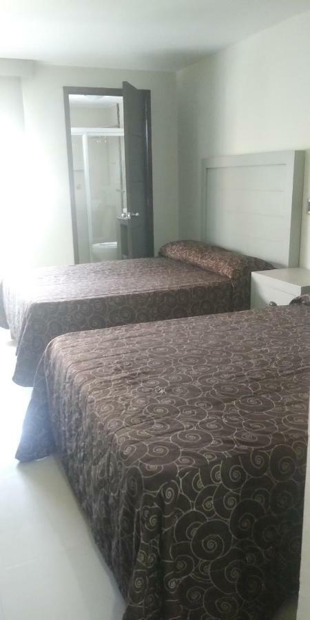 Hotel Colon Express Guadalajara Bagian luar foto